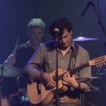 O violeiro Yassir Chediak disponibilizou na noite desta terça-feira (04) sua nova música de trabalho. Intitulada “Amuleto”, a faixa é ...