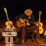 Assista ao vídeo de Doma - Almir Sater, gravado no teatro Guaíra, em Curitiba (PR), no último dia 09/05/2015