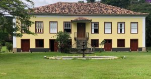 Fazenda Resgate: Uma Joia Histórica das Fazendas Cafeeiras do Brasil Se você ama explorar a história do Brasil e descobrir lugares únicos, a Fazenda Resgate, localizada em Bananal, São Paulo, é um destino imperdível. Ela é um exemplo autêntico das ...